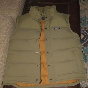 Patagonia men's down-filled vest size large